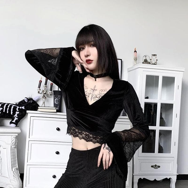 Vespera Long Sleeve Crop Top