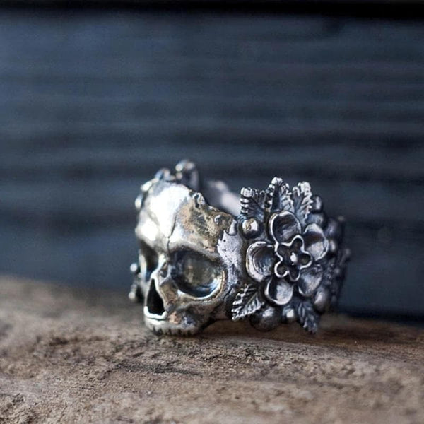 Savage Skull Ring