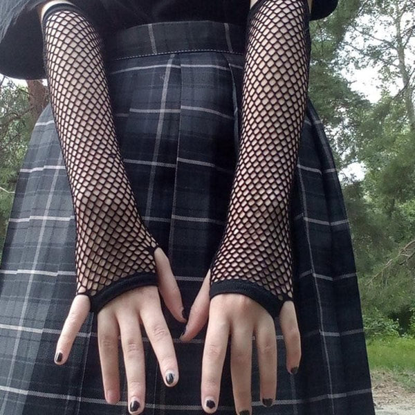 Wrap Me Fishnet Gloves