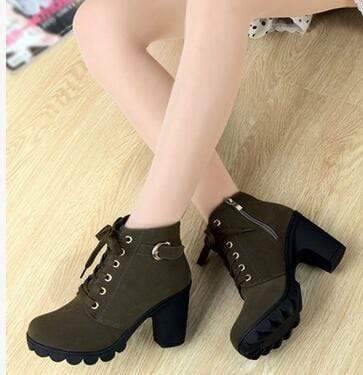 Sleek Rocker Chic Gothic Boots